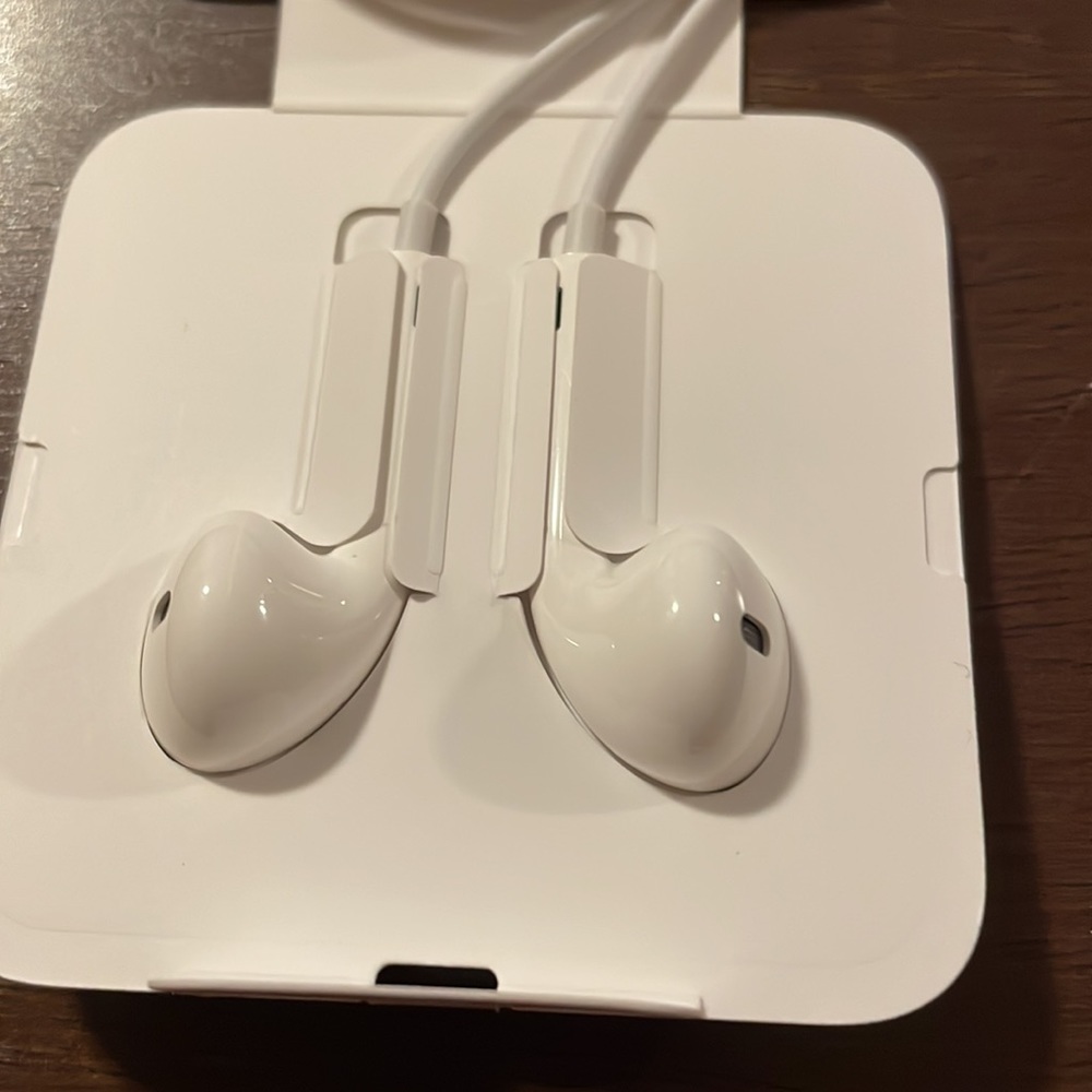 🎧HP!🎧 iPhone earbuds - Picture 3 of 5